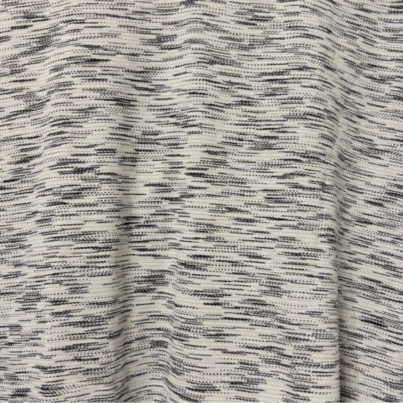 Lululemon Women's Devout Short Sleeve Tee Shirt Gray Size 8 Excellent Condition - Picture 5 of 5